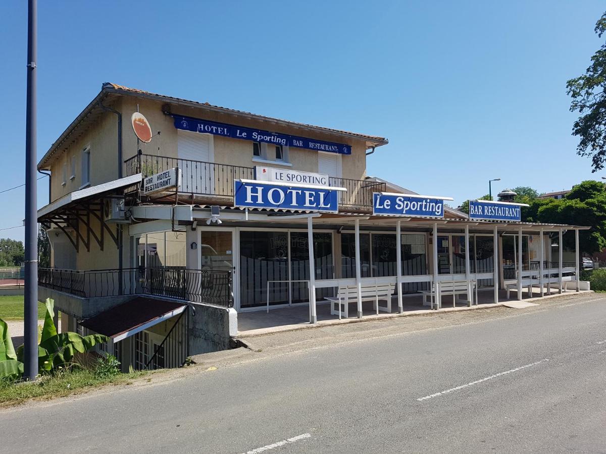 Le Sporting Hotel Beaumont-sur-Leze Exterior photo